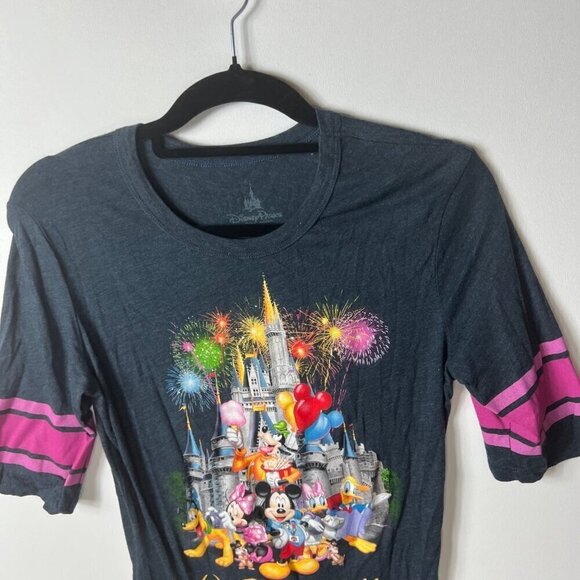 Walt Disney world character 3/4 sleeve t-shirt women’s size medium - Picture 2 of 7